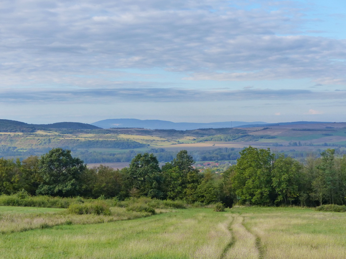 Még a Gerecse távoli dombjai is feltűntek