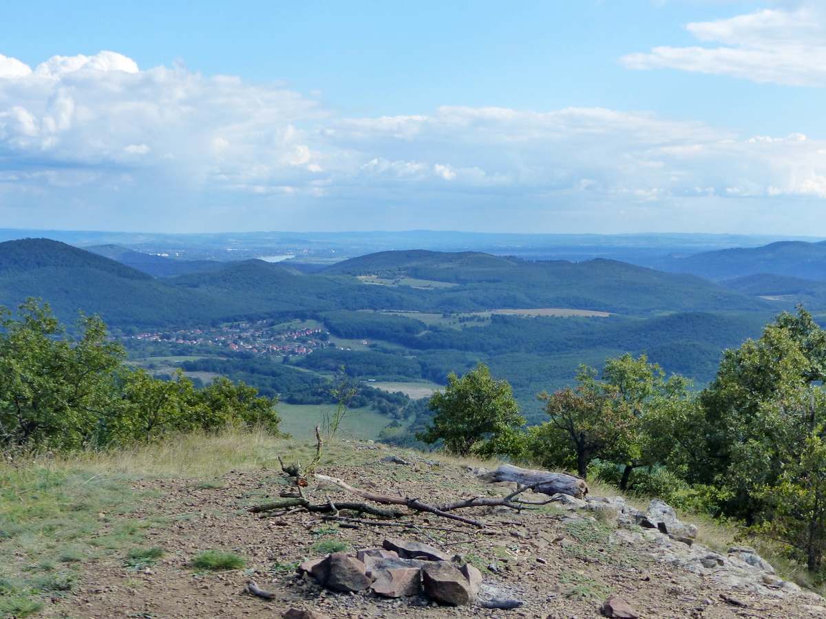 Kilátás a Sós-hegy egyik oldalcsúcsáról