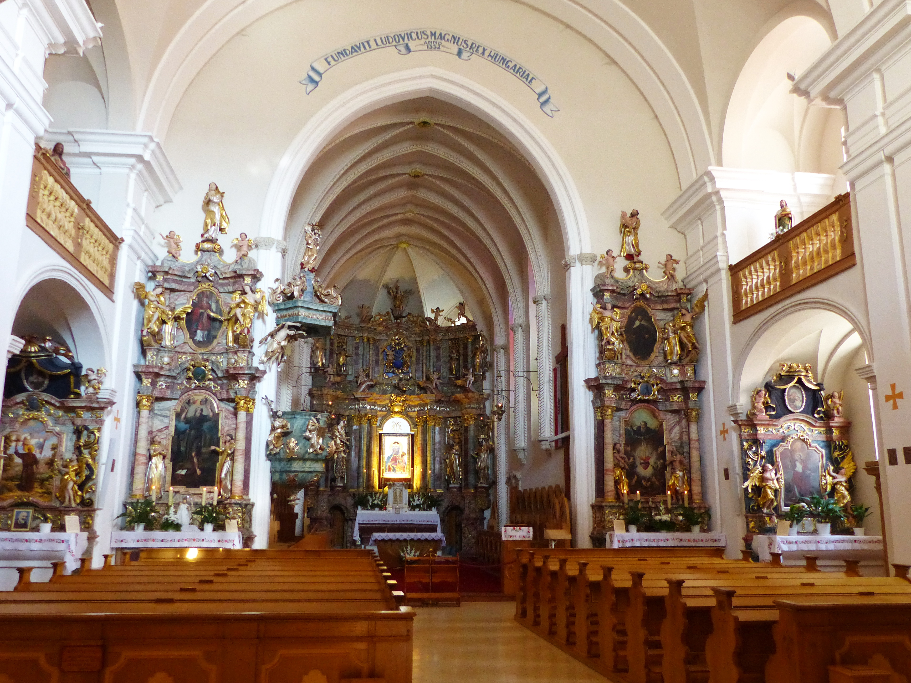 A bazilika belülről