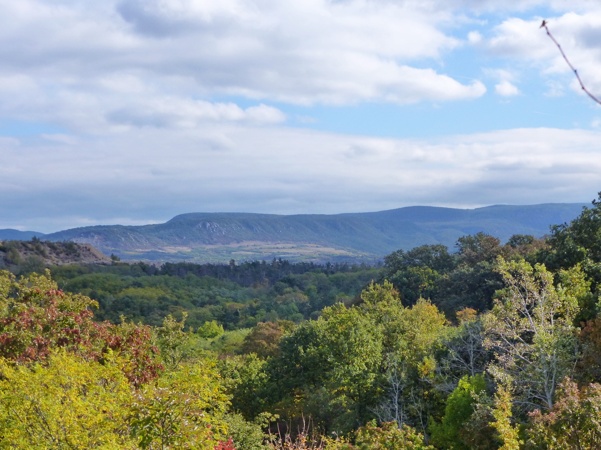 Kilátás a Pilis gerince felé