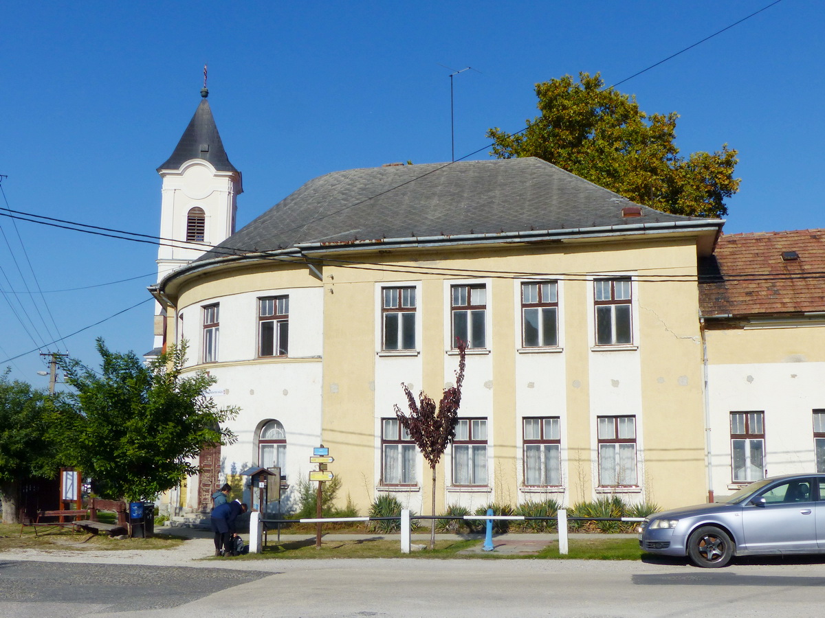 A volt iskola épületében található a Tokodi Értékek és Gyűjtemények háza
