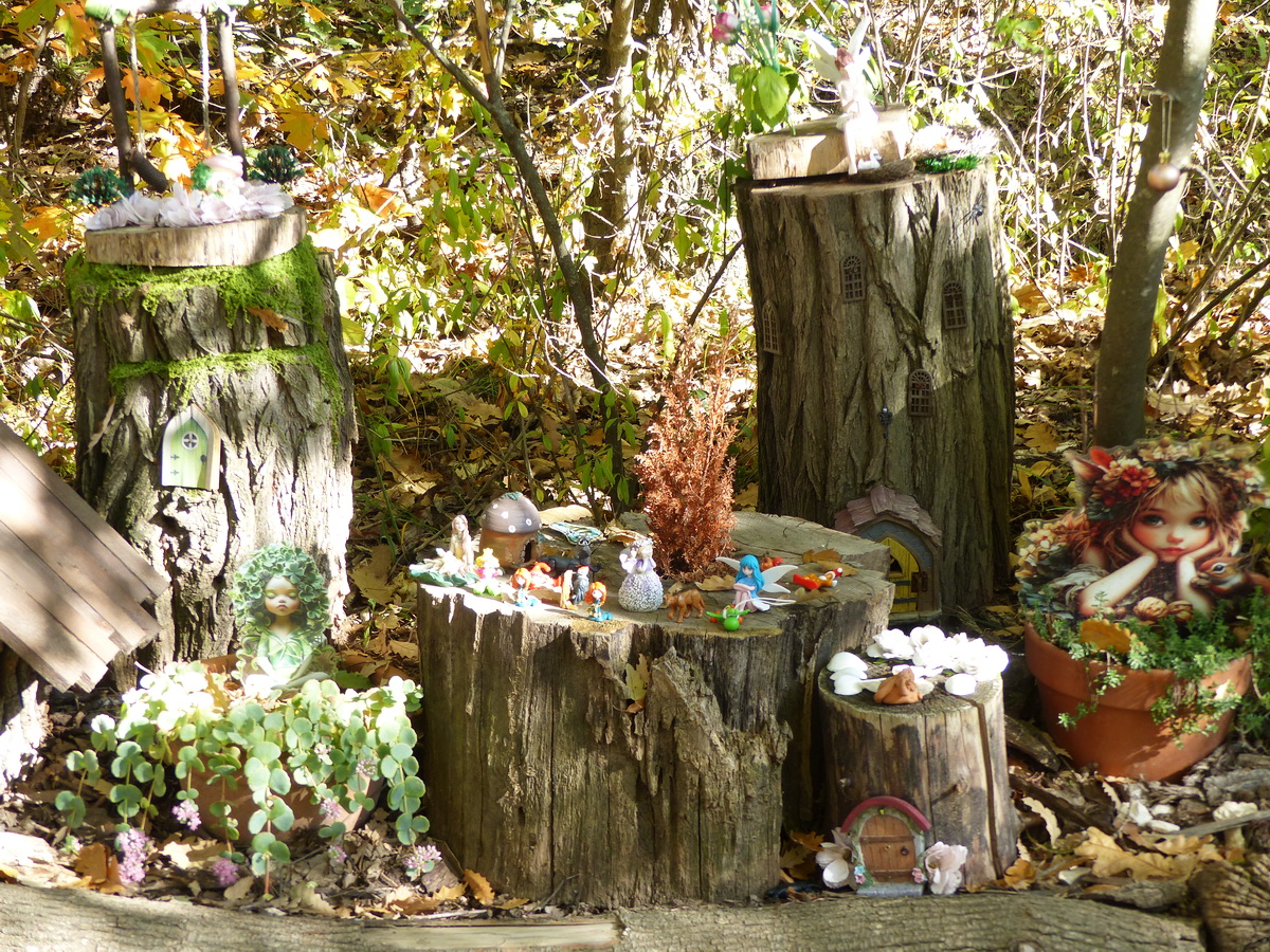 Tündérpark a mesefa mellett