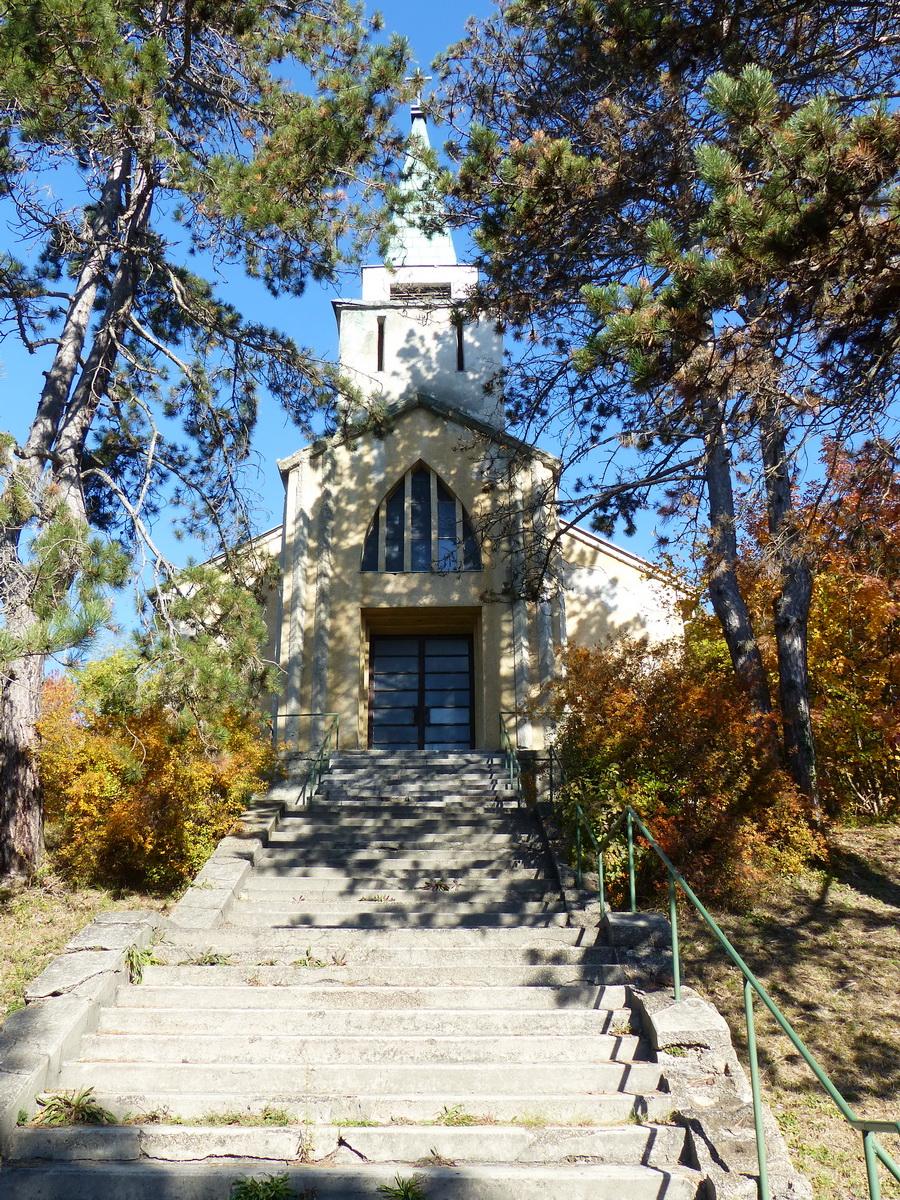 A csolnoki Szent Borbála templom