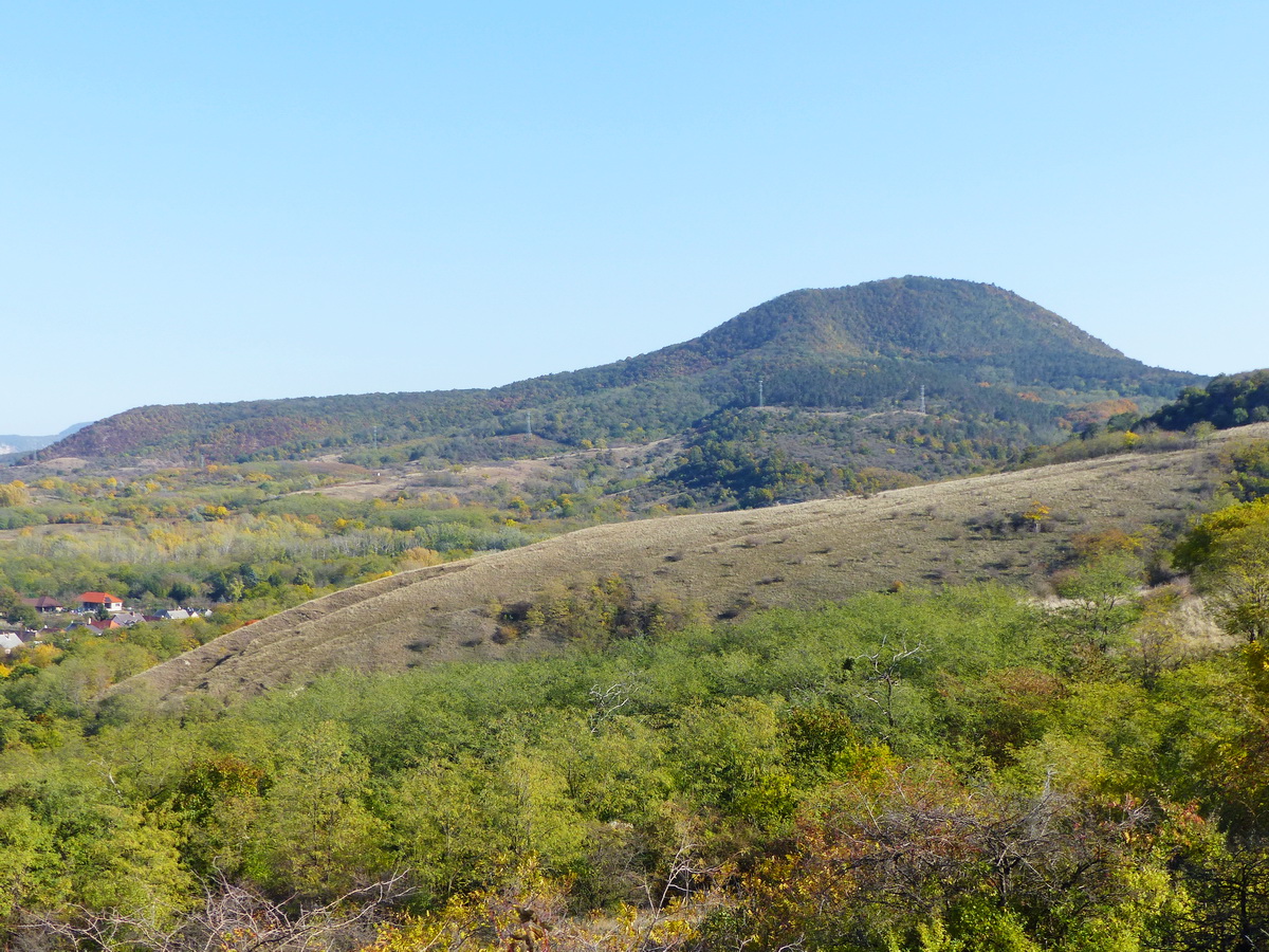 A távolban innen is látszik a Nagy-Gete