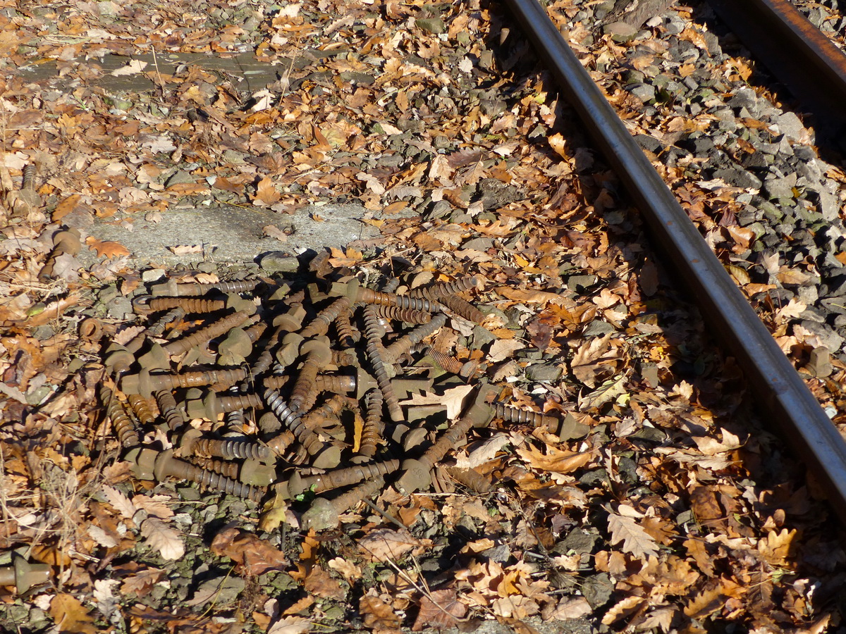 Összegyűjtött síncsavarok