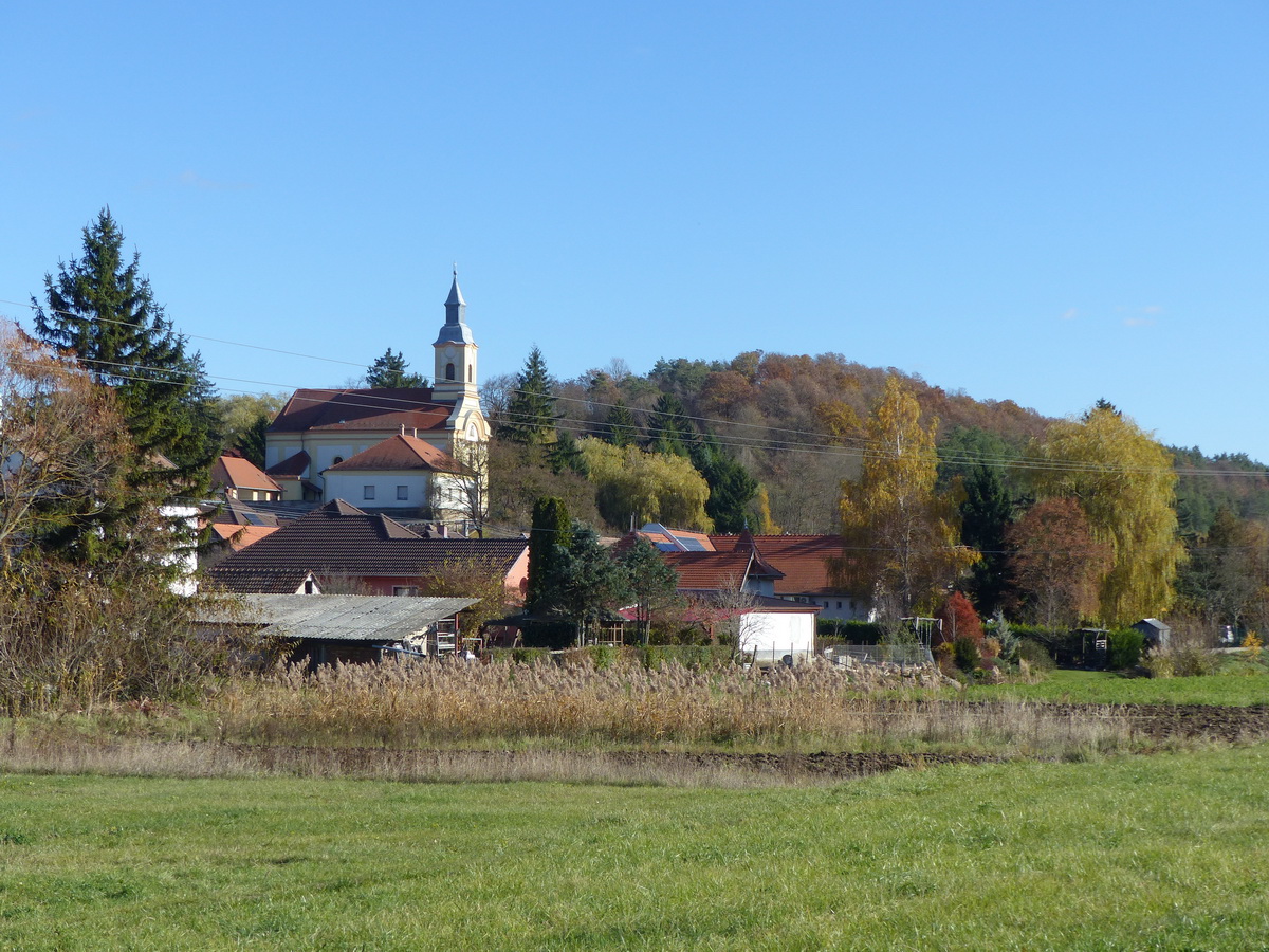 Egy pillantás Berkenyére a sínekről