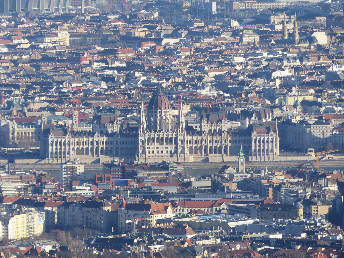És még egy-két részlet. A Parlament a fényképezőgép legnagyobb zoomjával.