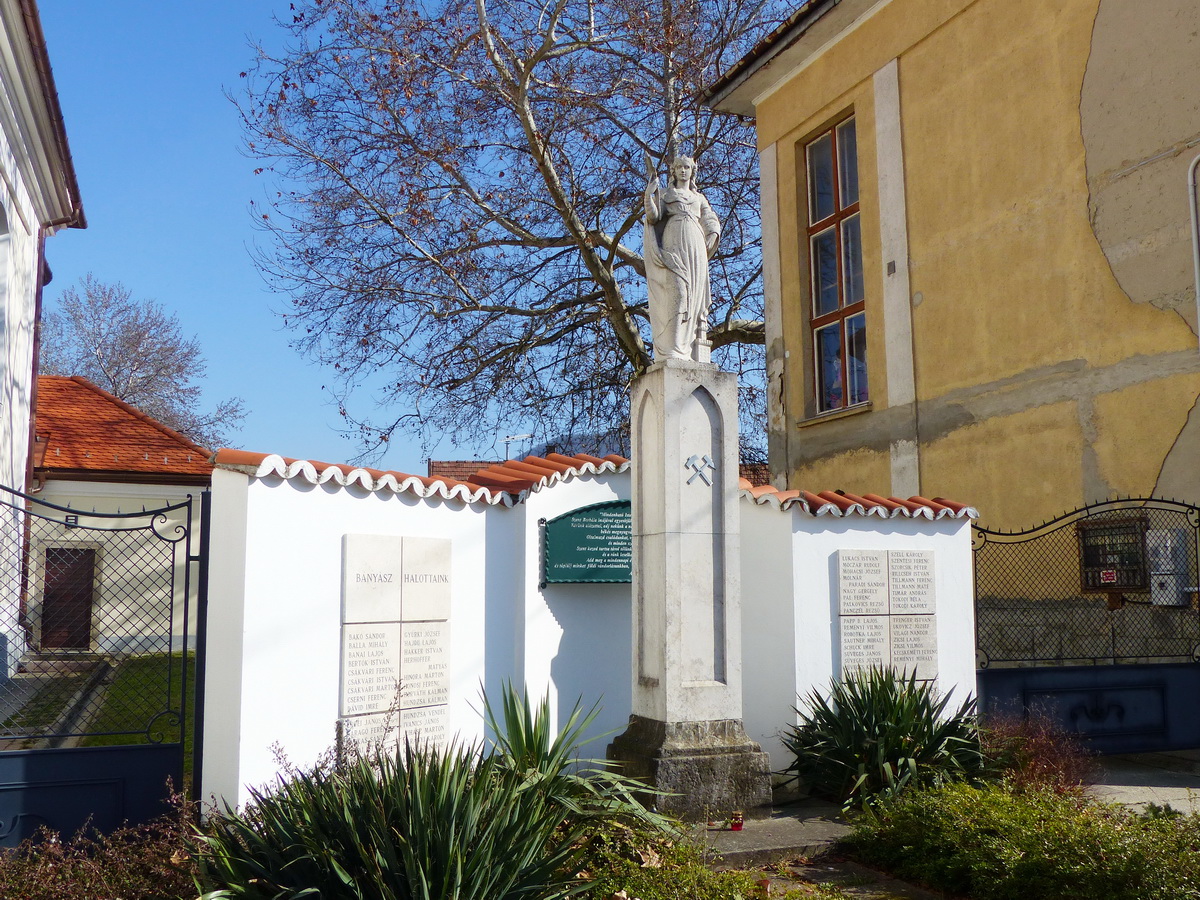Tokod, Bányászemlékmű
