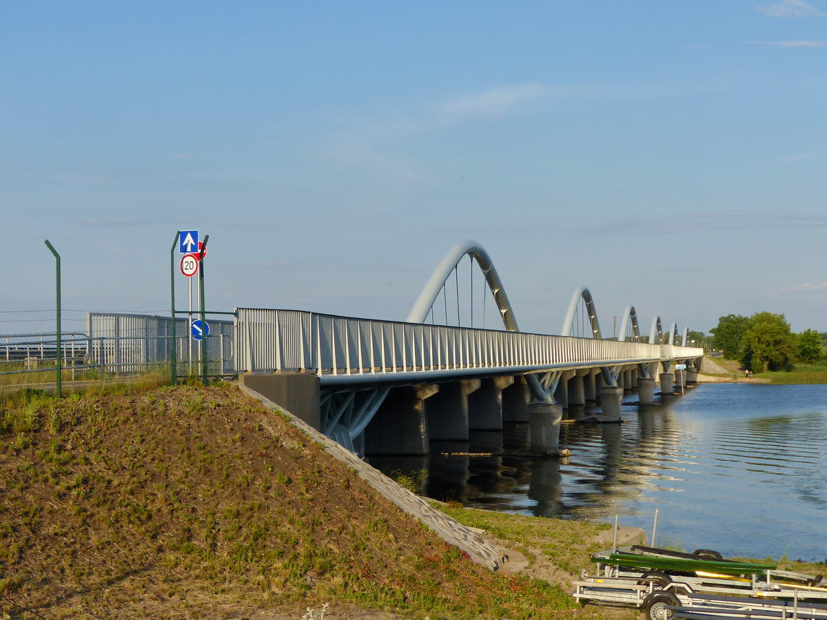 2020-ban adták át a Poroszlónál a Tiszát keresztező kerékpáros hidat