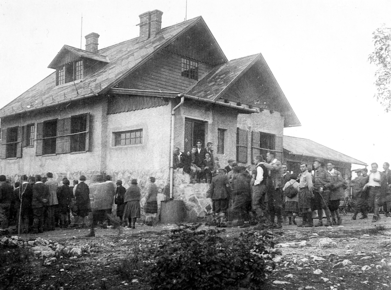 [2] A Kevély-nyergi turistaház 1928-ban