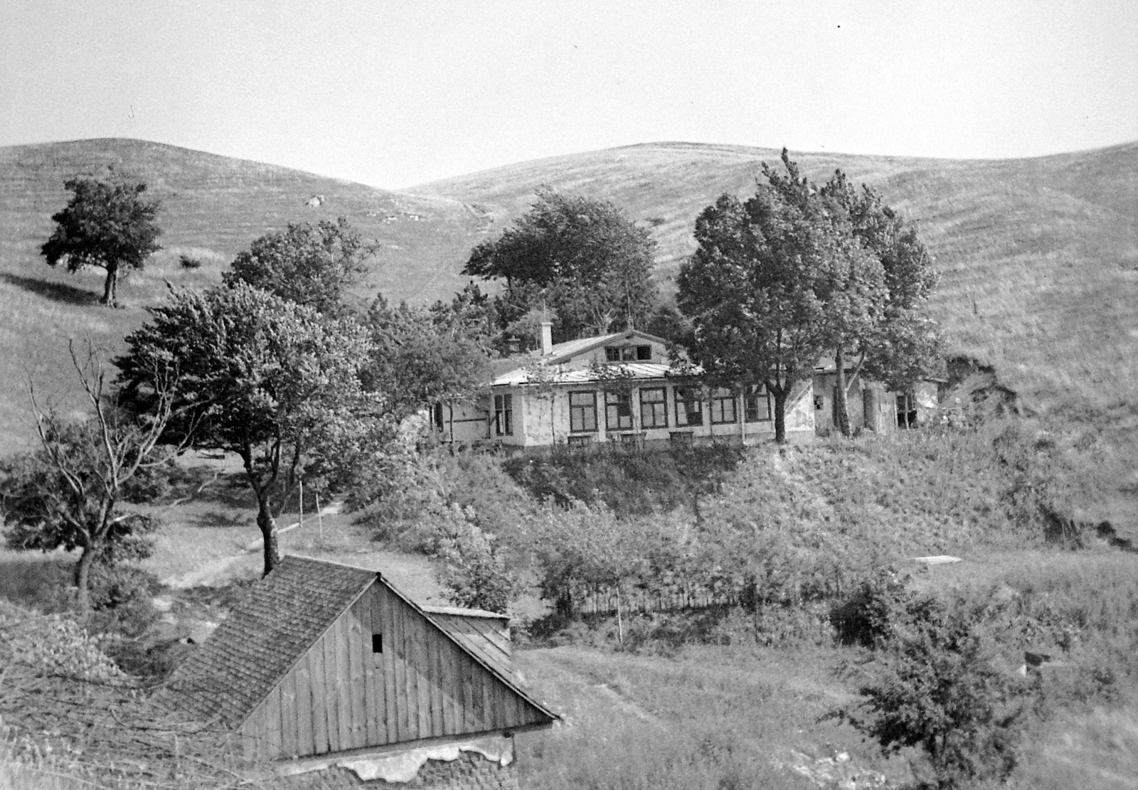 [12] A turistaház a bővítése után, 1947-ben