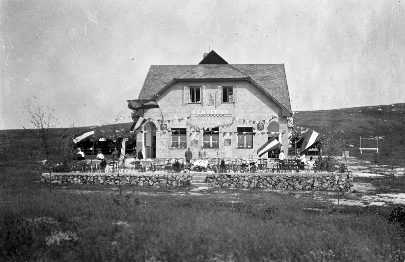 [17] A Zsíros-hegyi turistaház képe 1929-ből