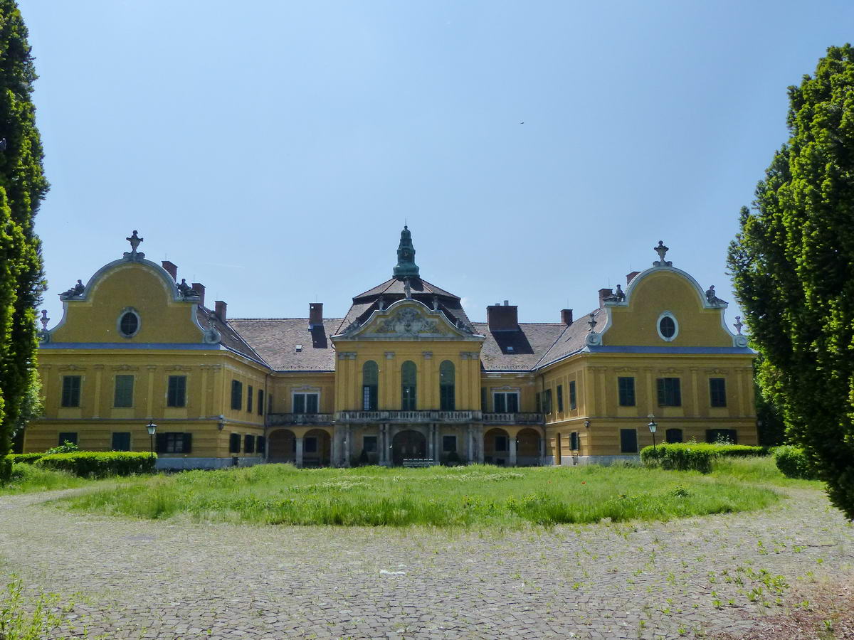 Rövid kitérőt tettem Nagytétényben a már évek óta zárva lévő Rudnyánszky kastélyhoz, vagyis a Kastélymúzeumhoz