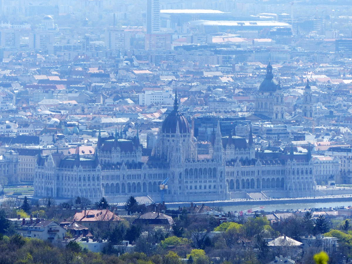 A Rózsadomb felett feltűnik a Parlament is