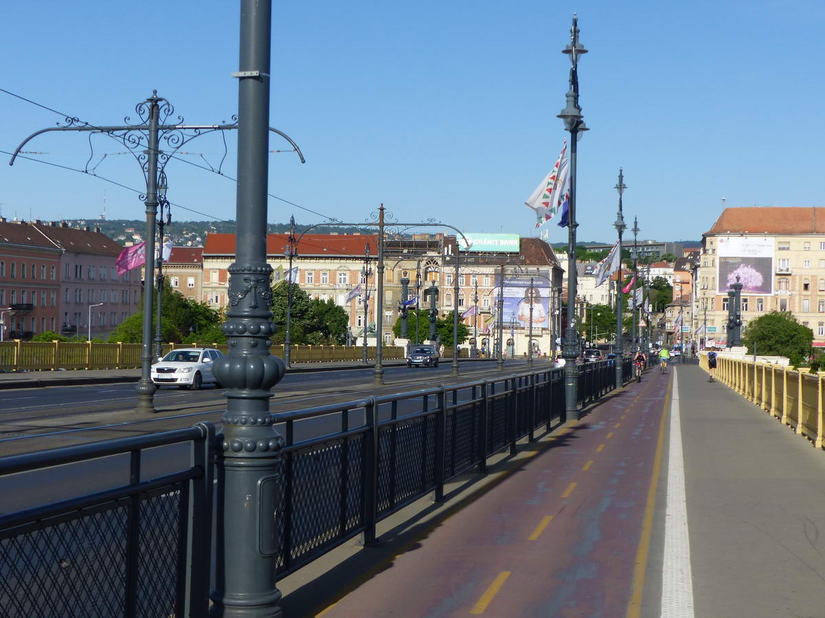 A Margit híd kerékpárútja