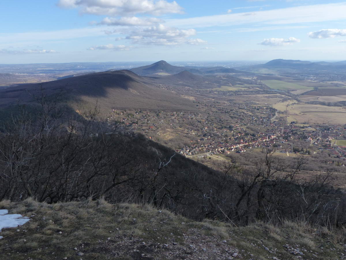 Ez a kép a Panoráma úton készült a Pilis gerincéről