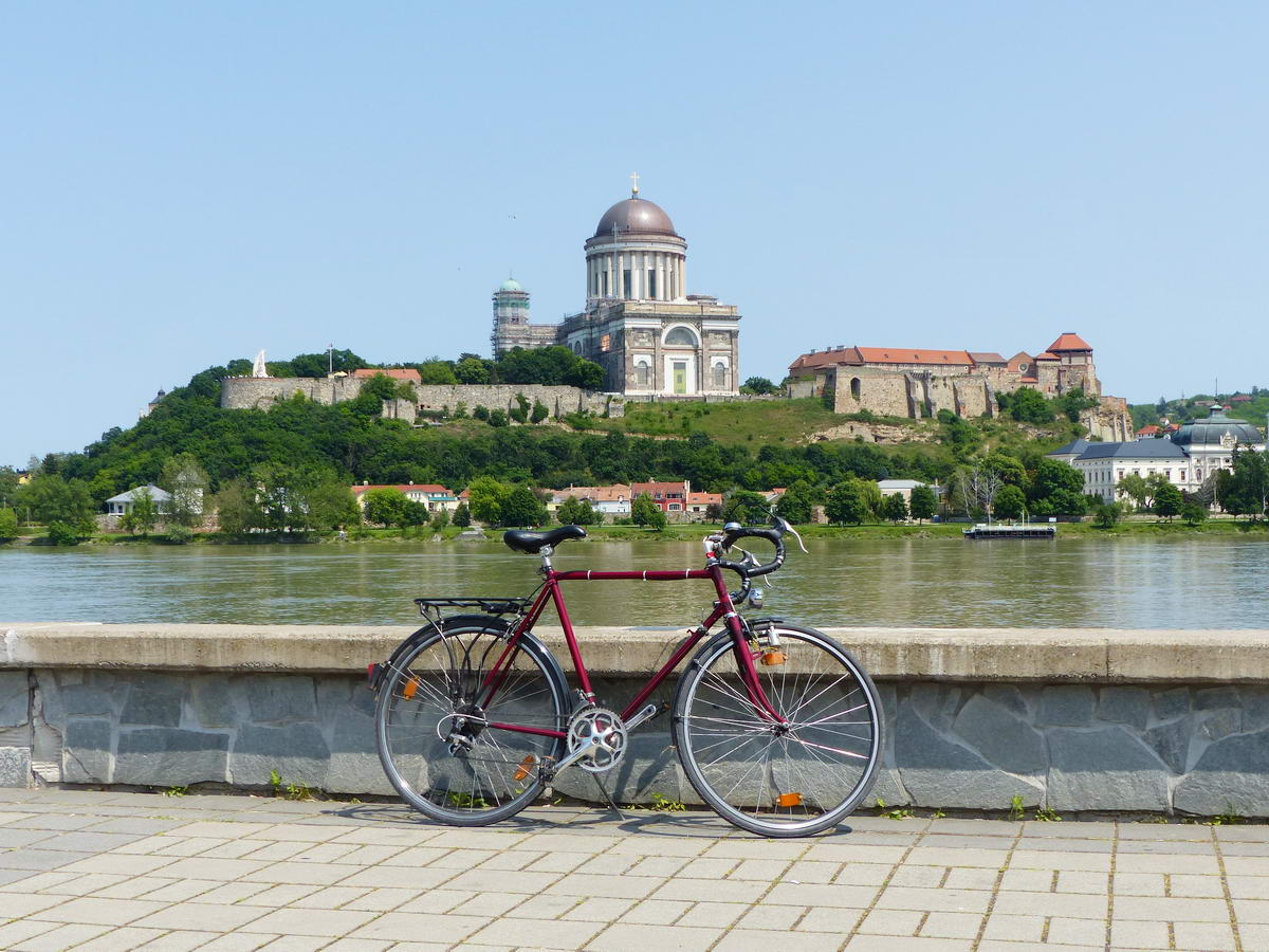 És amiért átjöttem Szlovákiába: a Bazilika látképe a Duna túlsó oldaláról