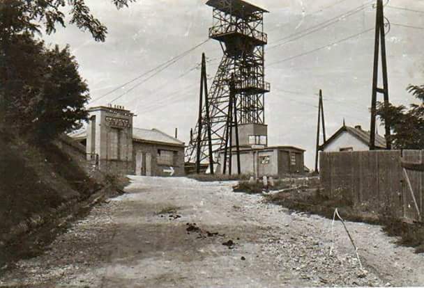 A IX-es akna és a munkatábor egy régi képen