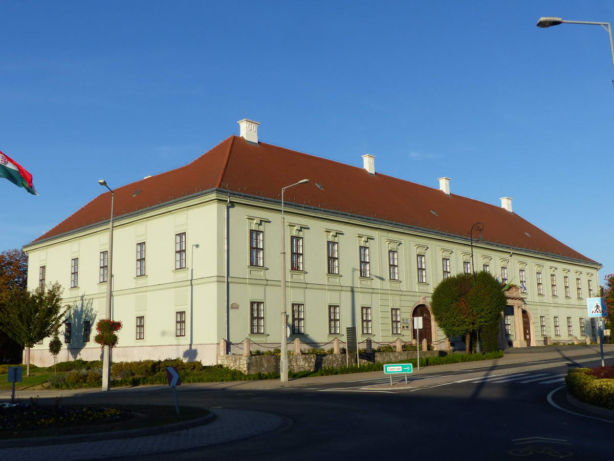 A Luzsénszky kastélyban most a polgármesteri hivatal működik