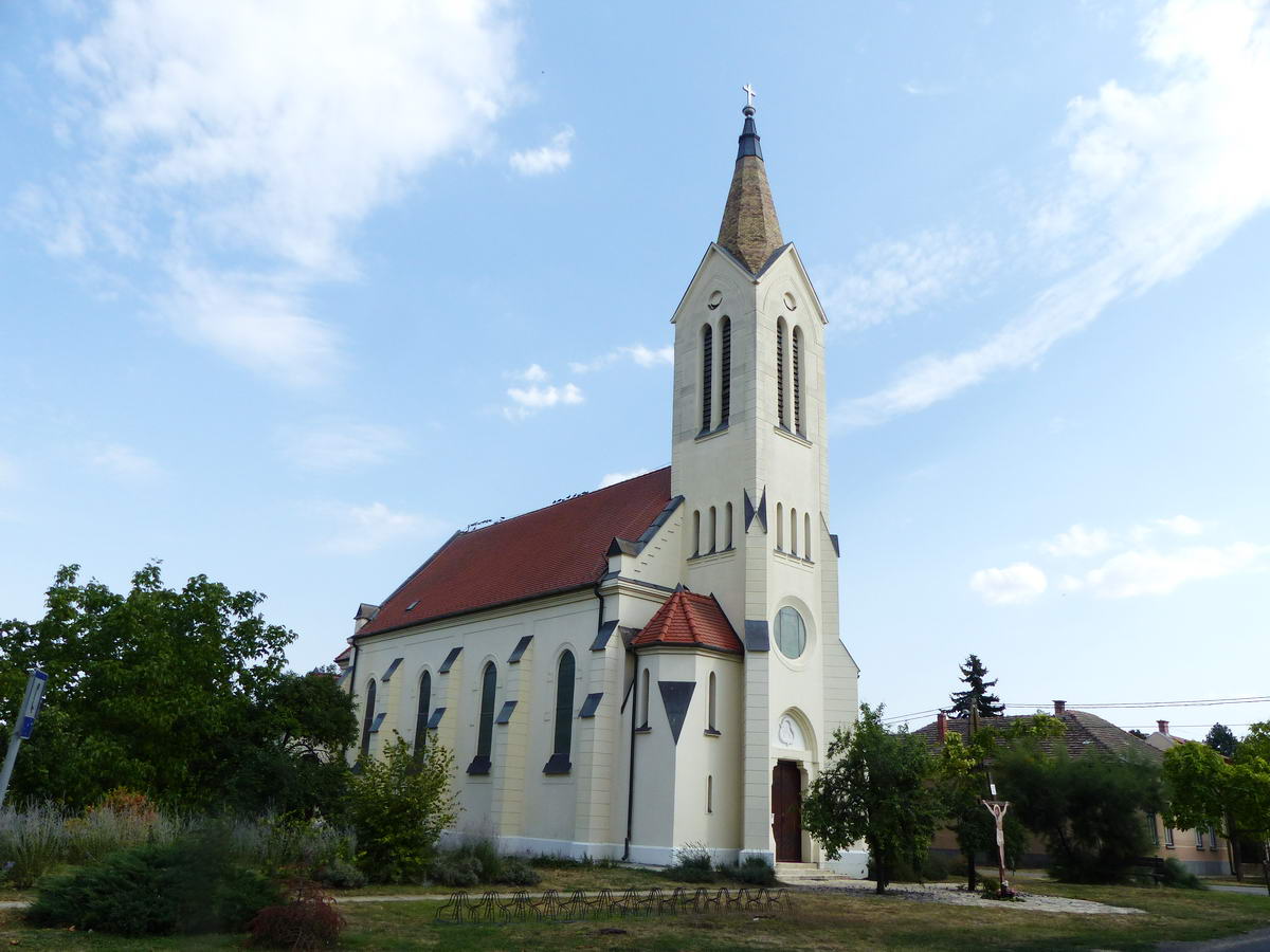 Pusztaföldvár római katolikus temploma