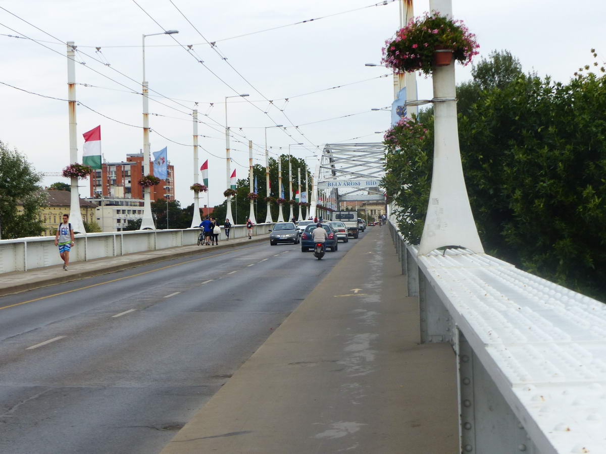 Szeged - A Belvárosi híd feljáróján