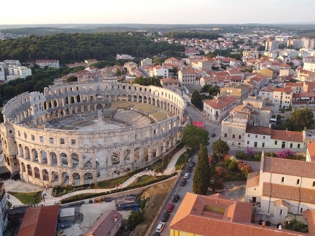 Pula - római amfiteátrum és egyéb római látnivalók // Horvátország