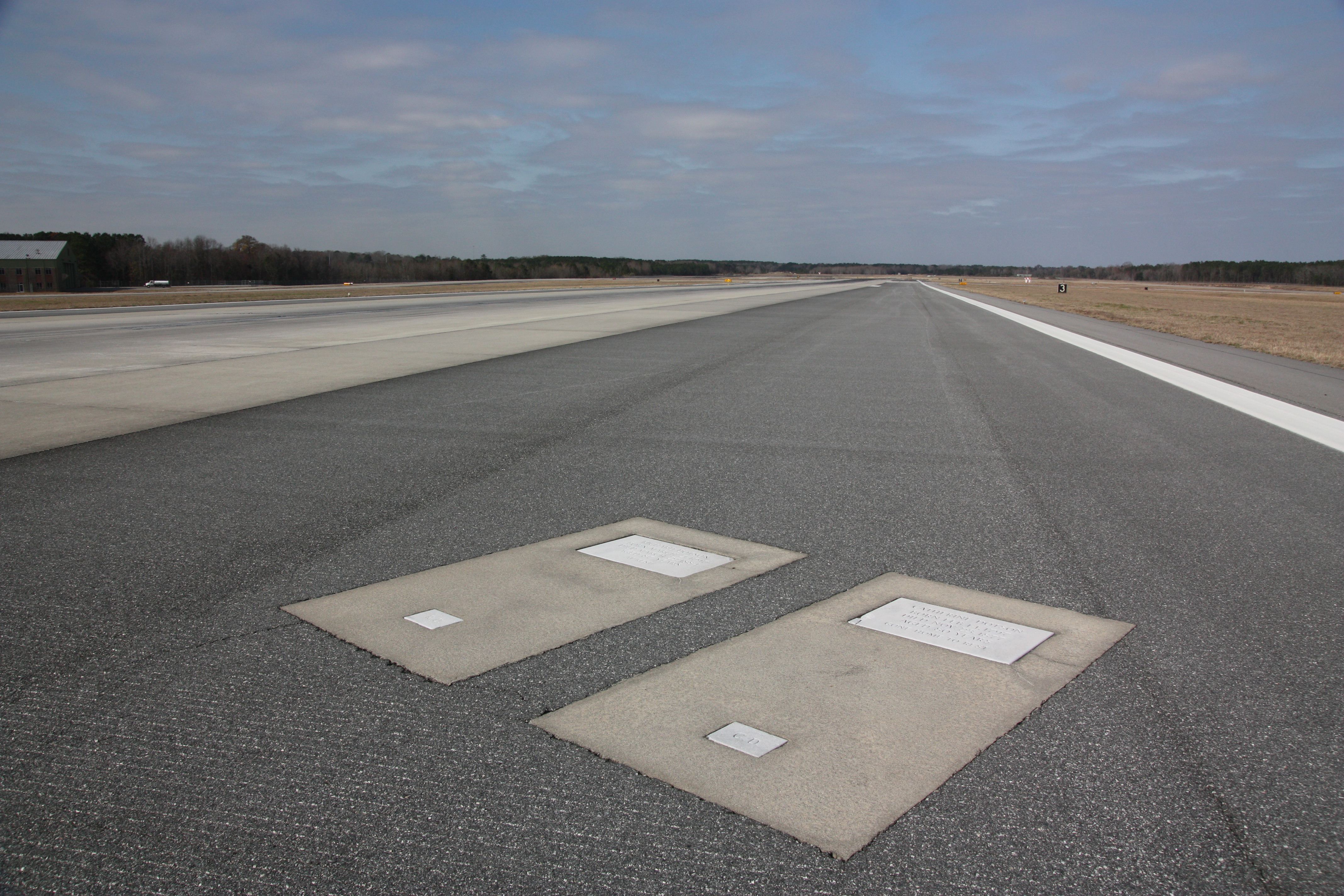 savannah_airport_grave.jpg