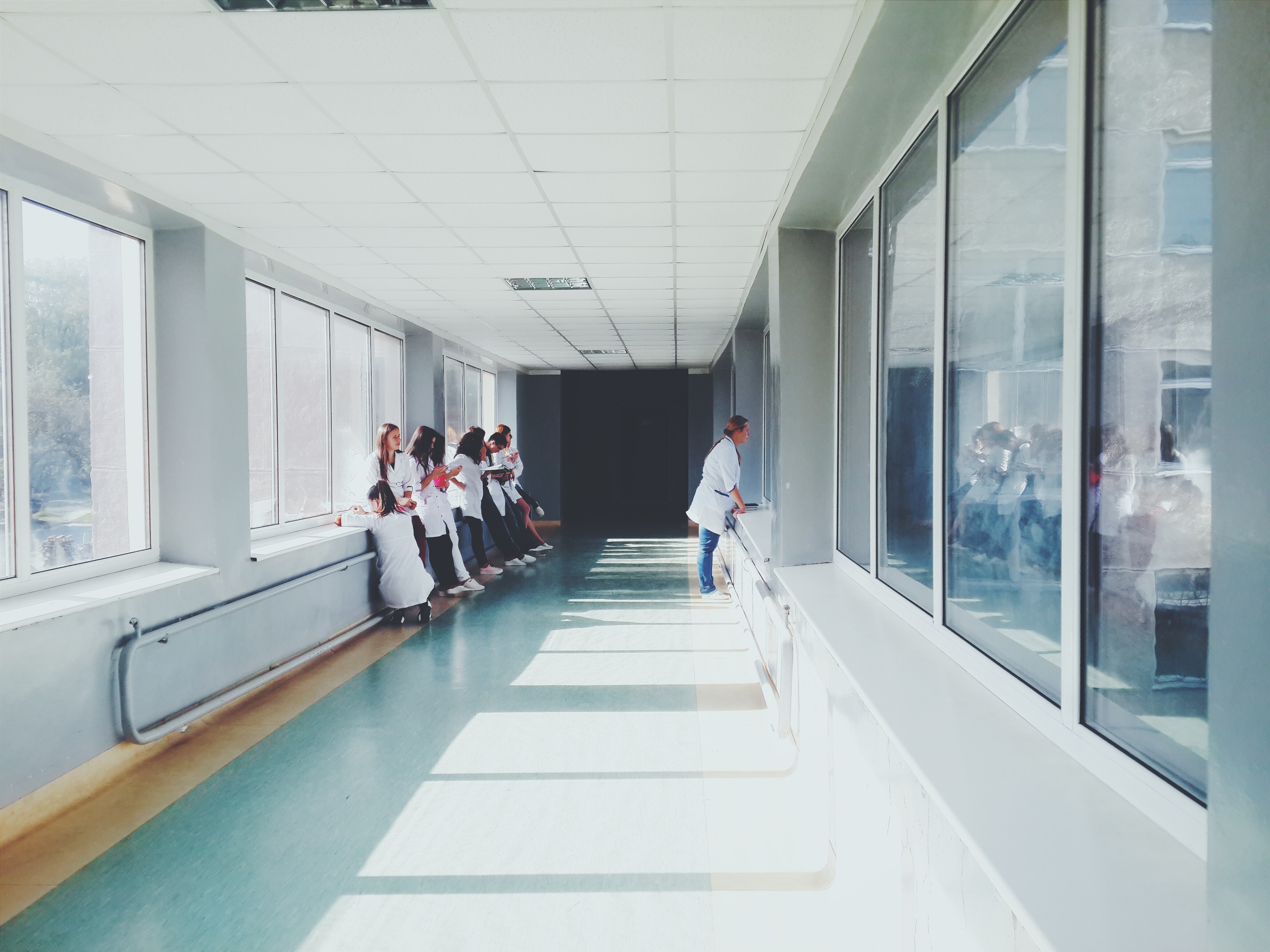 doctors-glass-hallway-127873.jpg