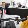 A Huszár nem produkál, inkább manipulál, összekuszál, gesztikulál