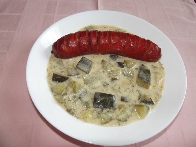 Cukkini sok kaporral.