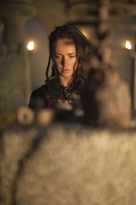 Médeiát Amy Manson alakítja