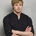 Bradley James visszatér