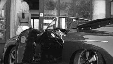 Gyönyörű Szőke Nő + Veterán Porsche Speedster = Elképesztő 30 Másodperc