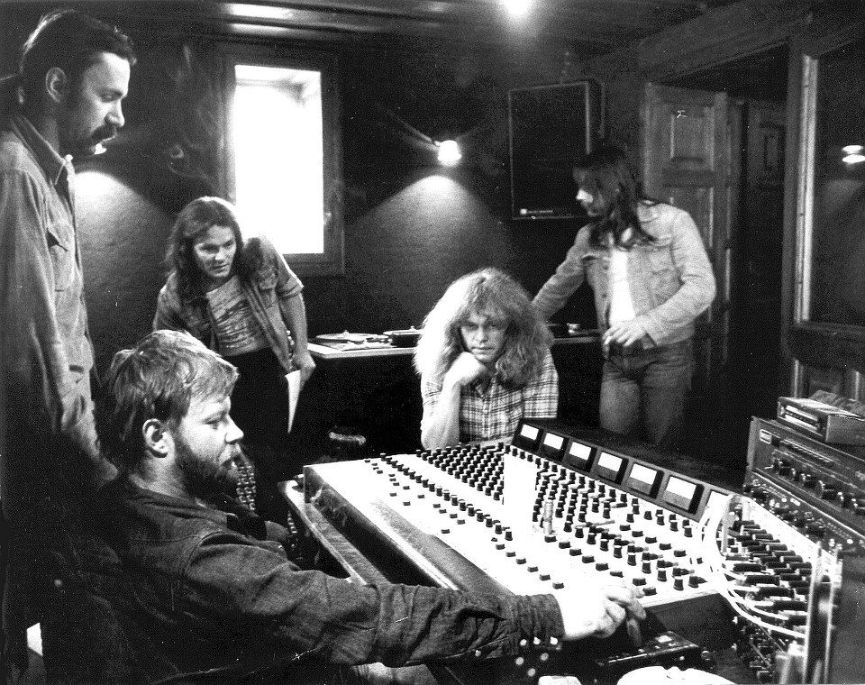 8_pmobil_1981_omegastudio_schusterlorant_tunyogipeter_koborjanos_zefferandras_nemeslaszlo.jpg