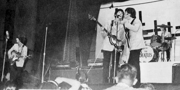 beatles_manila_03_1966.jpg