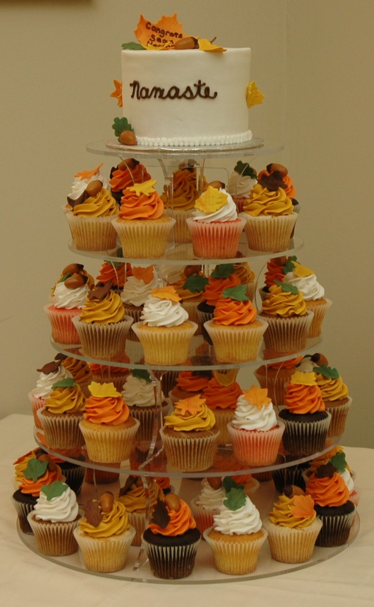 Autumn wedding cake and cupcakes.jpg