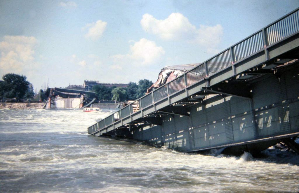 vienna-reichsbruecke-collapse5.jpg