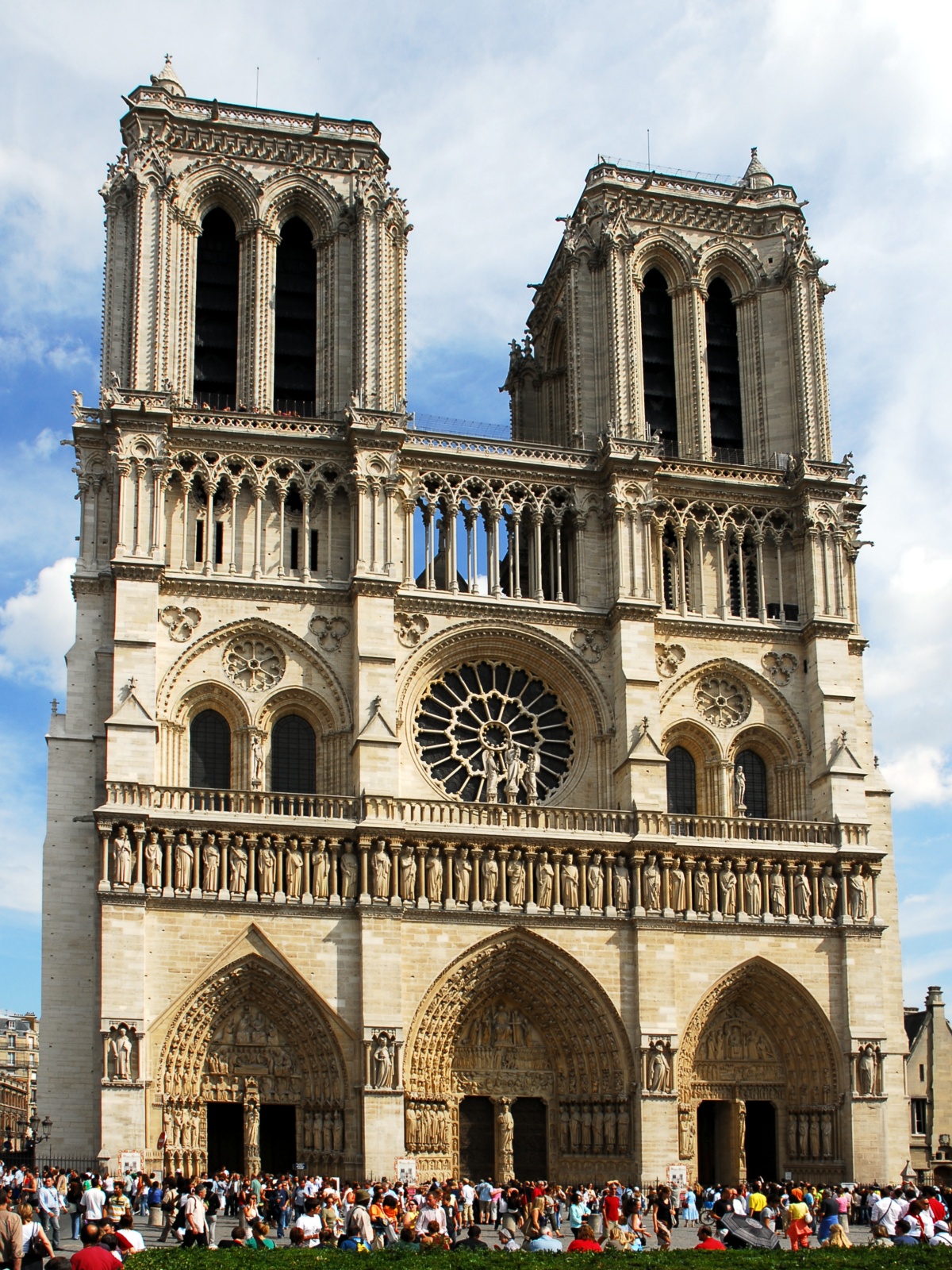 060806-france-paris-notre_dame_1.jpg