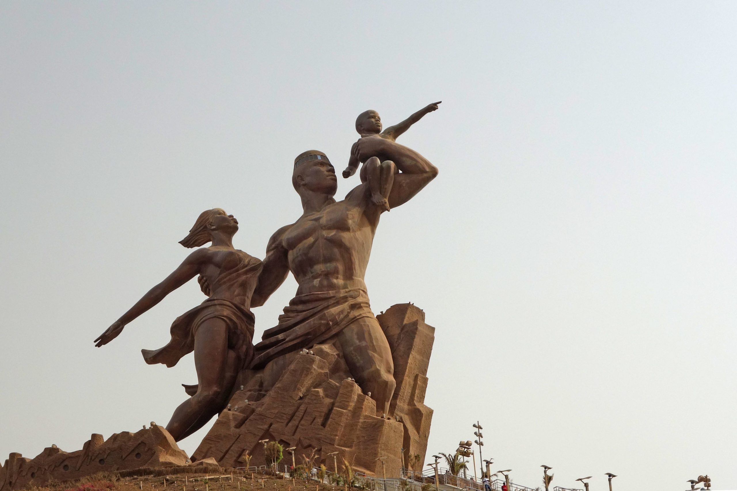 african-renaissance-monument-bronze-2010-49-meter-161-feet-ouakam-suburb-dakar-senegal-5-scaled.jpg