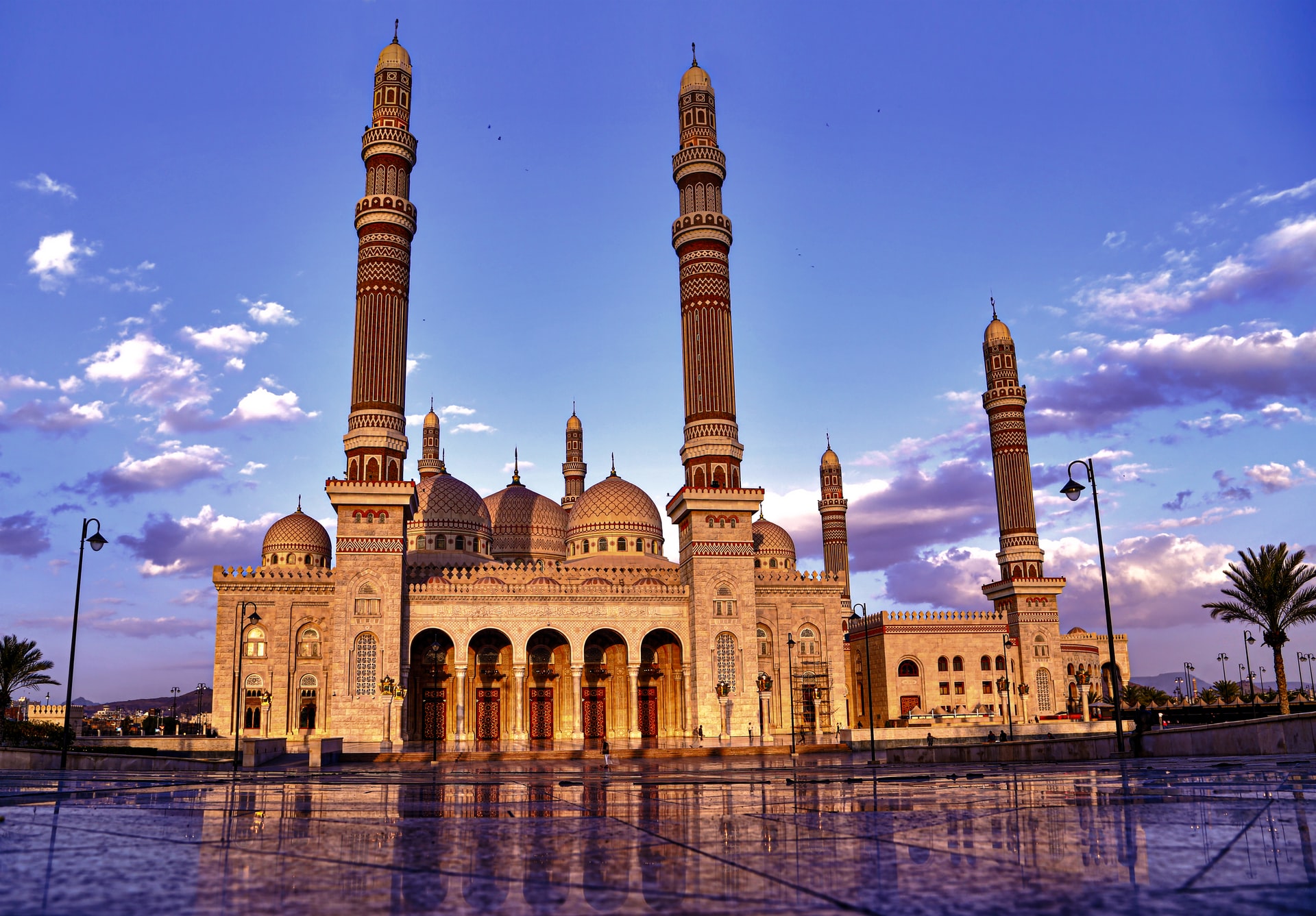 al-saleh_mosque_in_sanaa.jpg