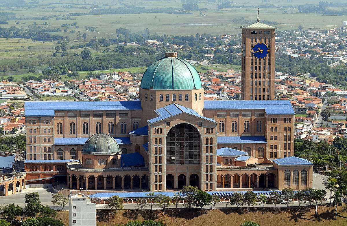 basilica_of_the_national_shrine_of_our_lady_of_aparecida_2007.jpg