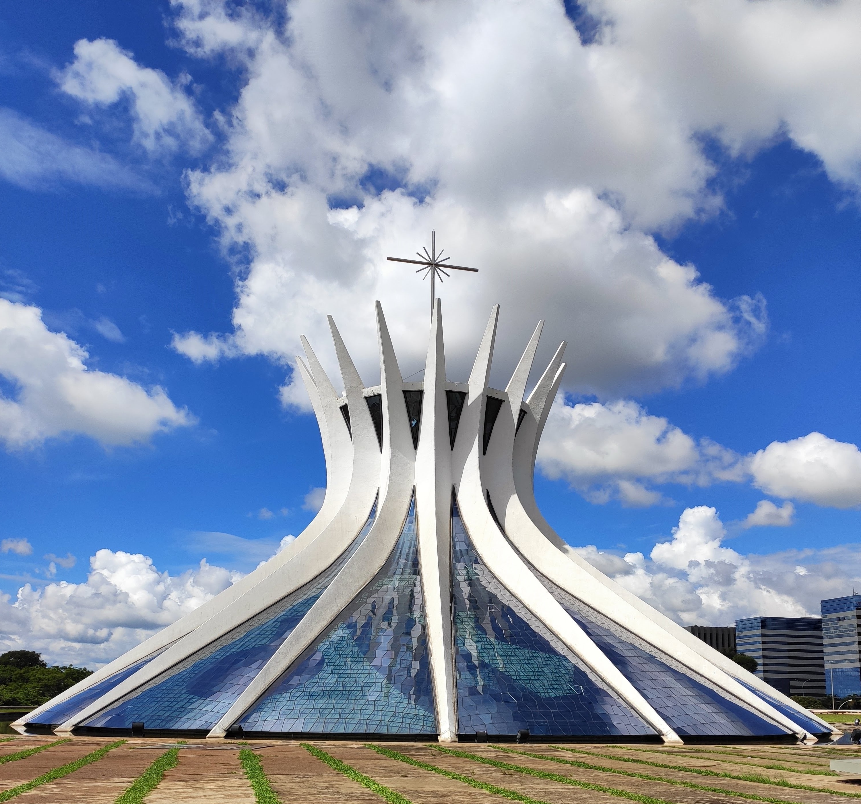 catedral_metropolitana_de_brasilia.jpg