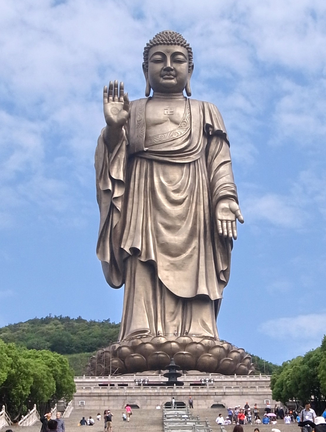 grand_buddha_at_ling_shan_china.jpg
