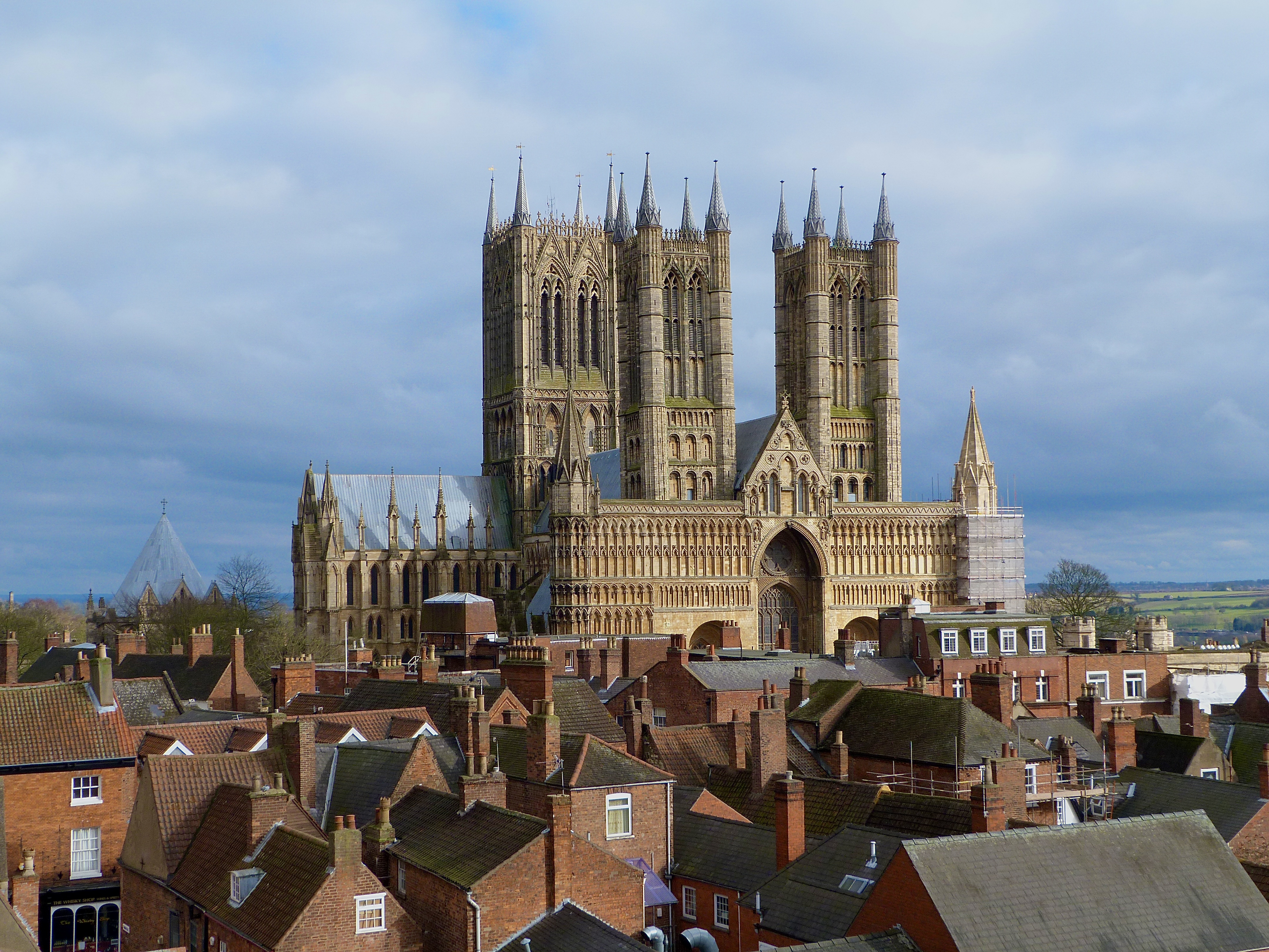 lincoln_cathedral_viewed_from_lincoln_castle.jpg