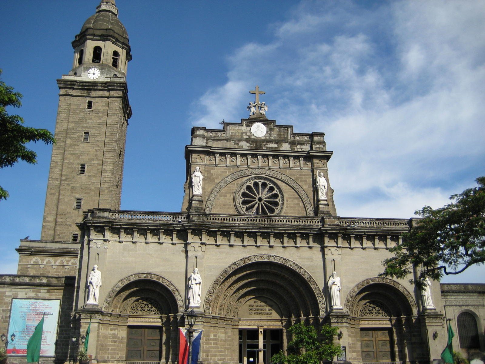 manila_cathedral_manila_philippines.jpg