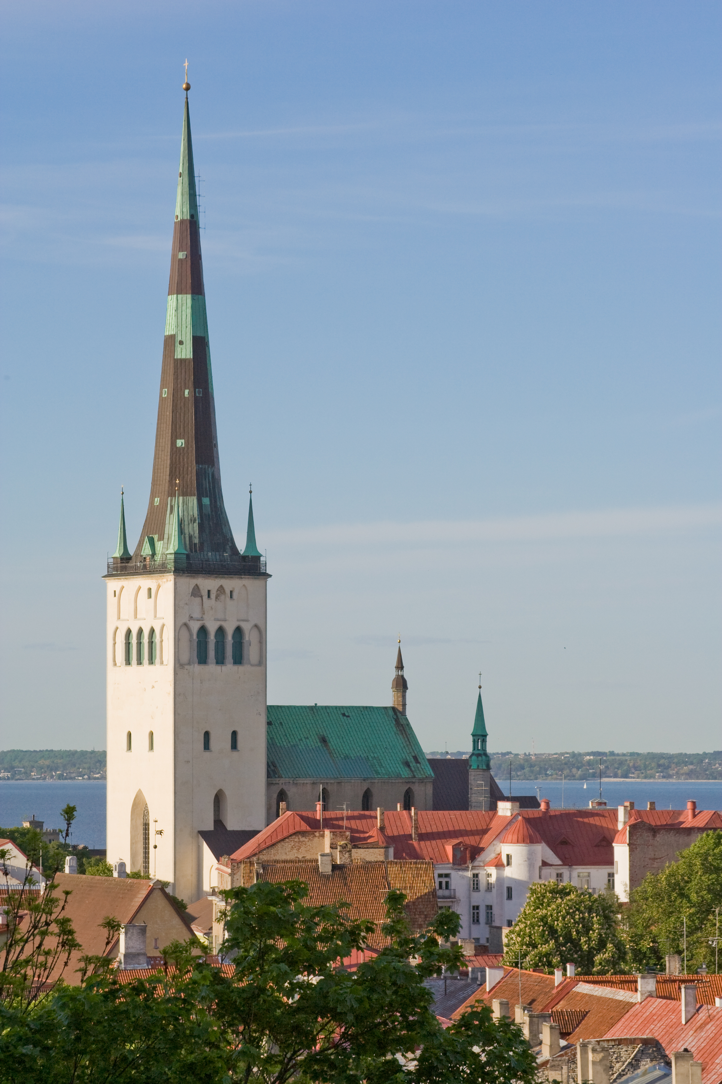 st_olaf_s_church_tallinn_july_2008.jpg