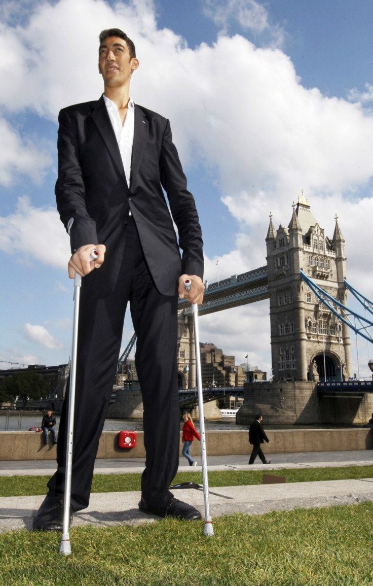 sultan-kosen-worlds-tallest-man.jpg