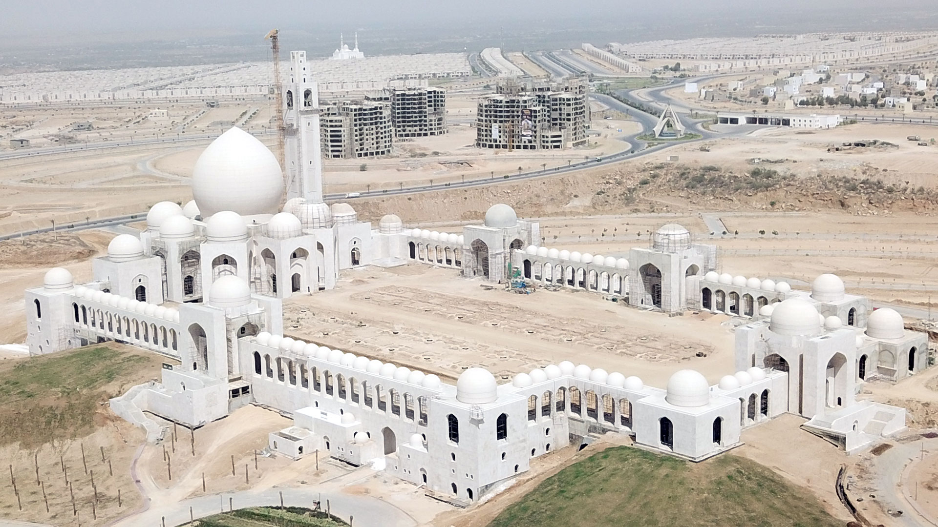 the-grand-mosque-bahria-town-karachi.jpg