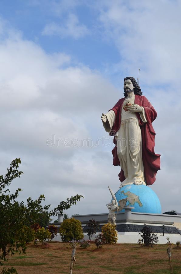 yesus-statue-merauke-statue-100361525.jpg