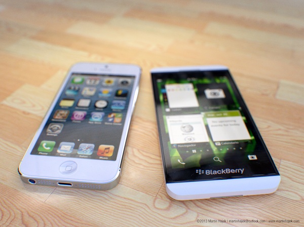 z10_white_vs_iphone5_2.jpg